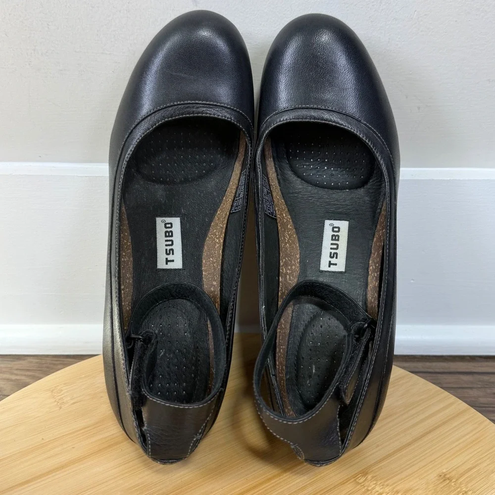 Tsubo Sculptural Wedge Pumps Womens 8 Black Leather Wood Heel Statement Shoe